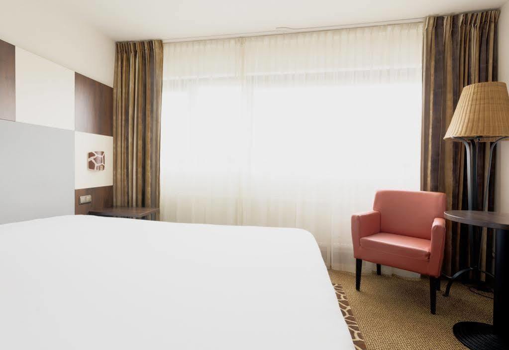 Fletcher Hotel-Restaurant Еммен Екстер'єр фото